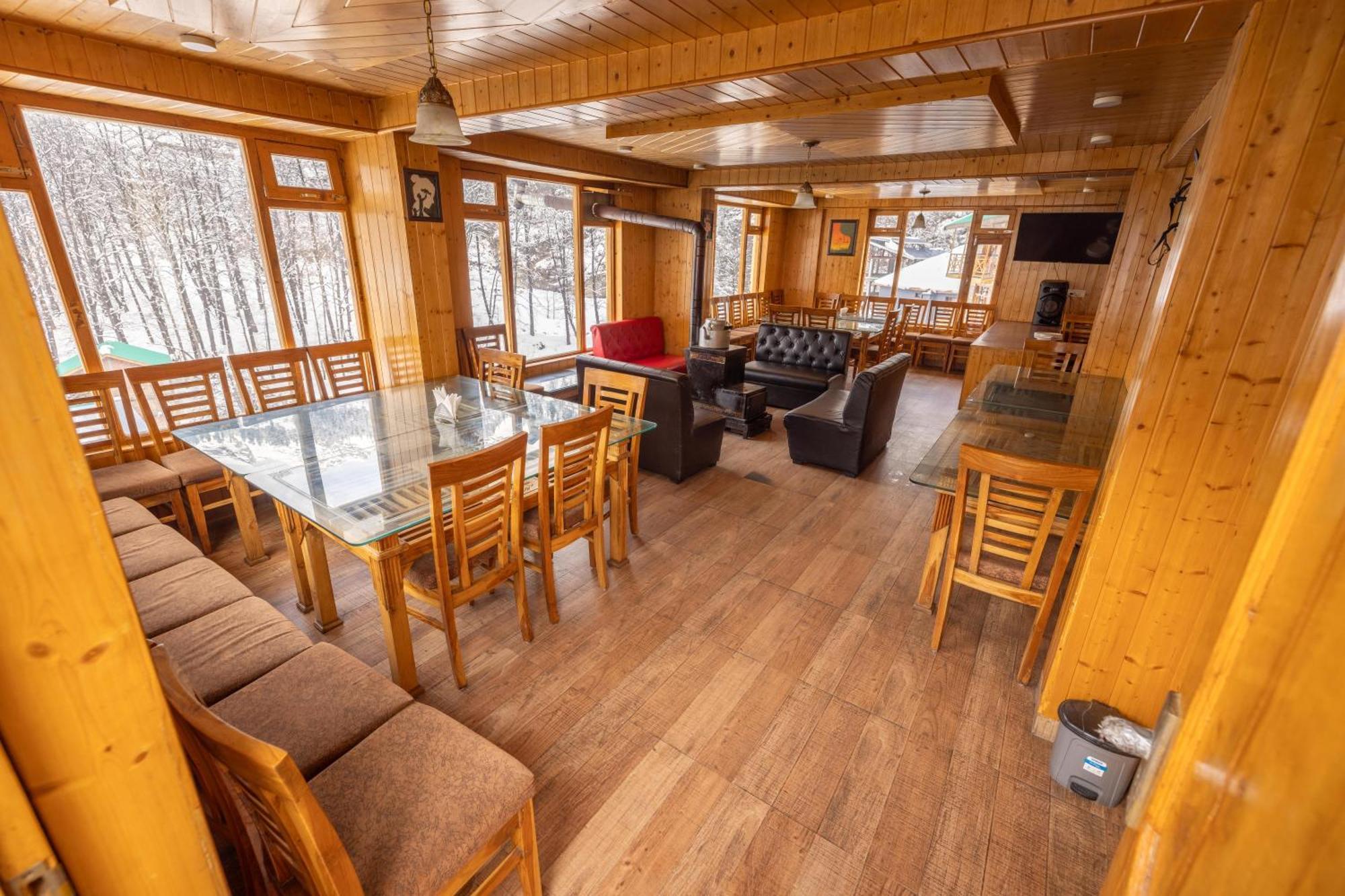 Hotel Adventure Valley Manali (Himachal Pradesh)