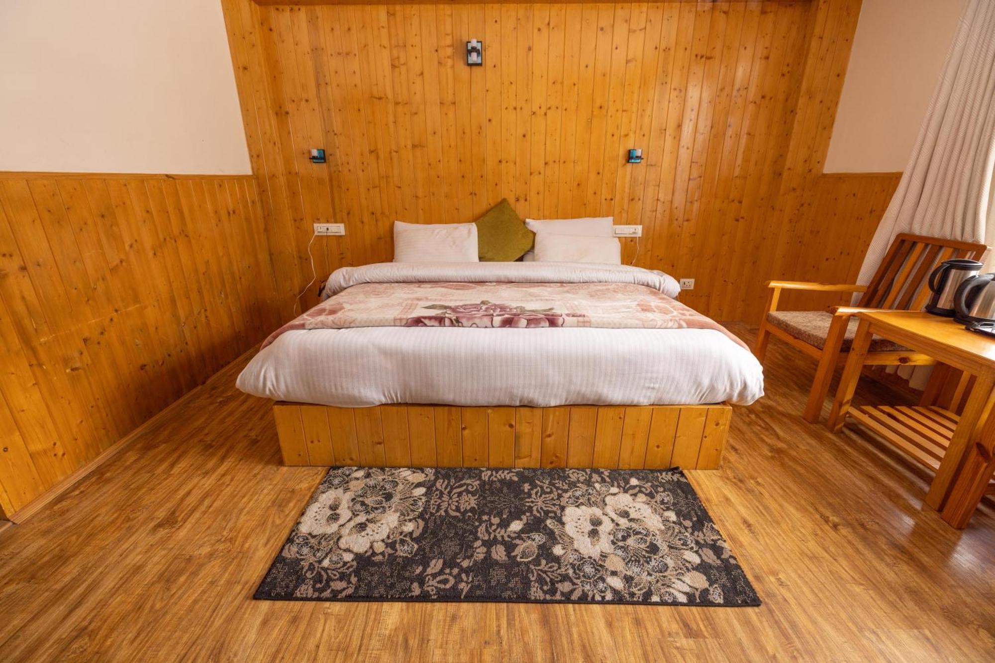 Hotel Adventure Valley Manali (Himachal Pradesh)